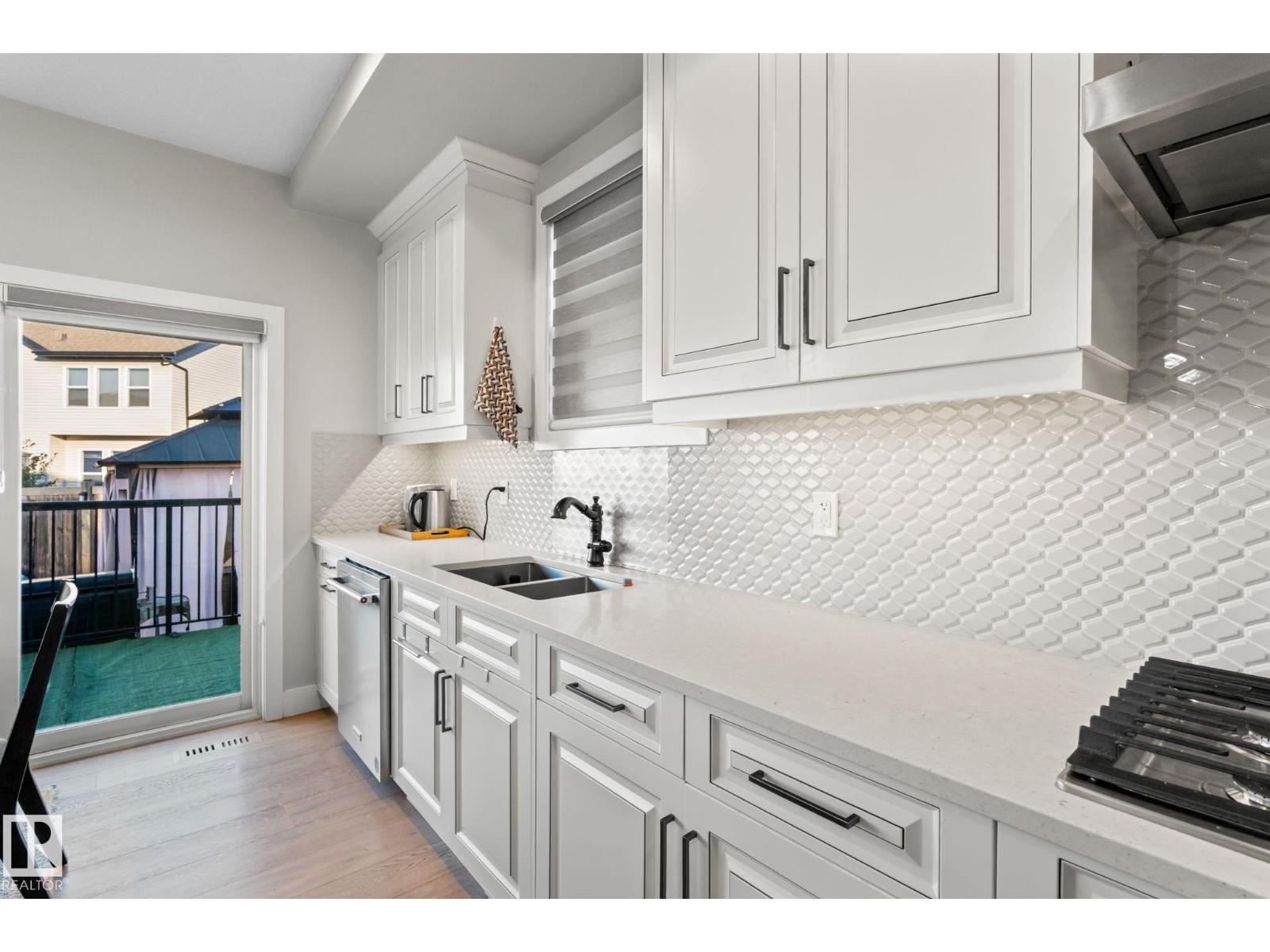 824 34 AVE NW - 22