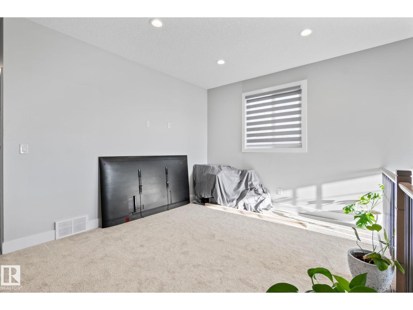 824 34 Avenue NW, Maple Crest — photo 29 of 30: Property photo