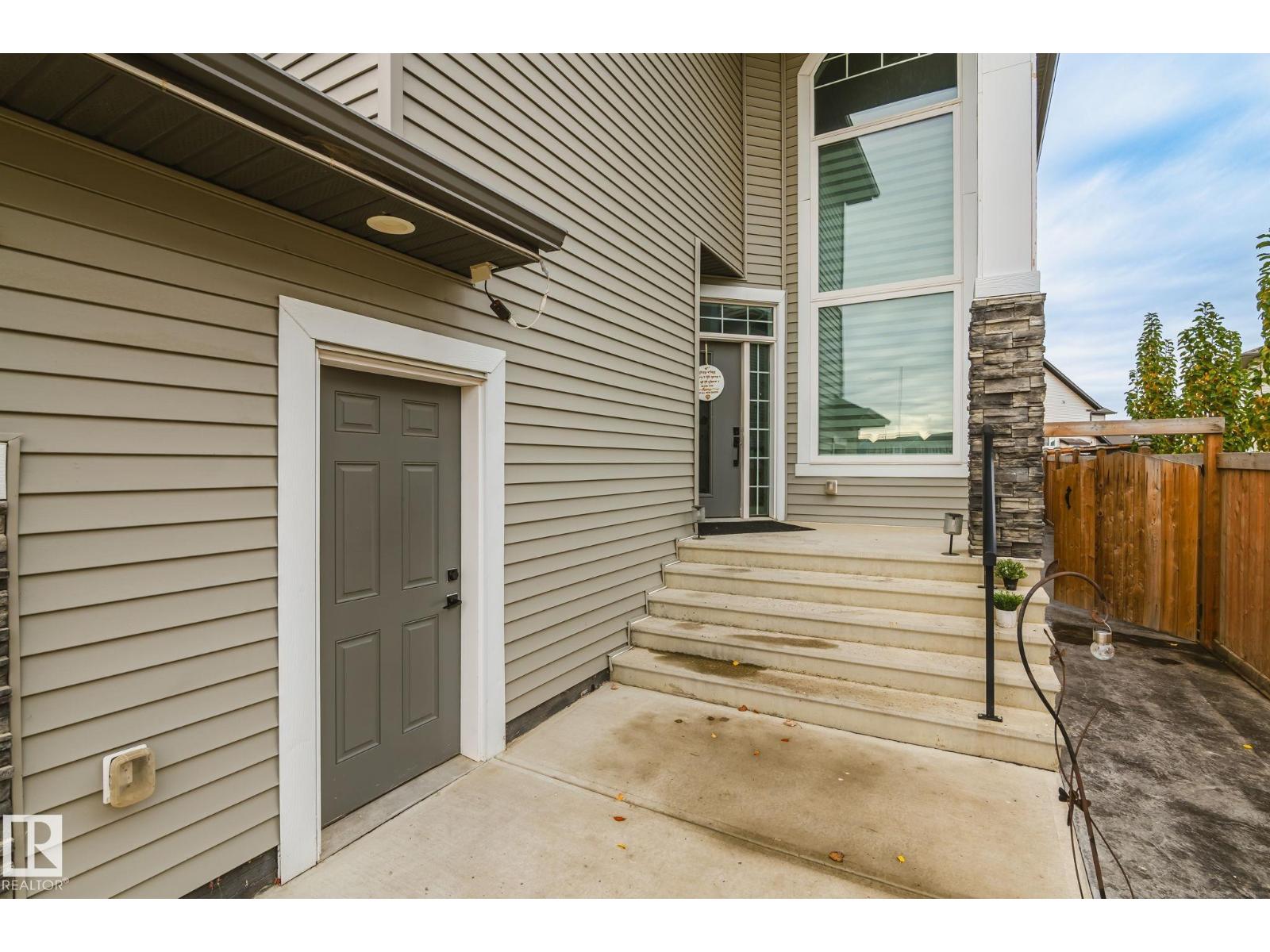 824 34 AVE NW - 4