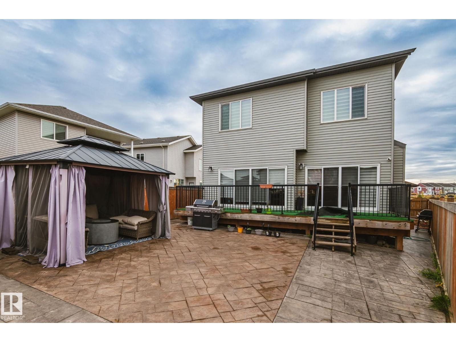 824 34 AVE NW - 64