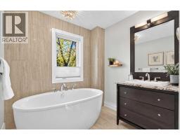 Primary Bedroom - 1732 49 Avenue Sw, Calgary, AB T2T2T9 Photo 15
