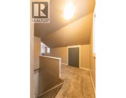Living room - 5223 50 Street, Lloydminster, AB T9V0M4 Photo 11
