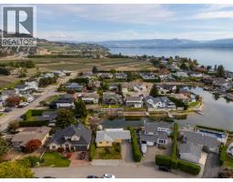 3pc Bathroom - 3935 Milford Road, West Kelowna, BC V4T1X2 Photo 12