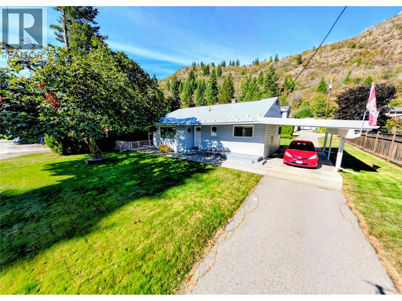 460 10th Avenue, Montrose - Image 1