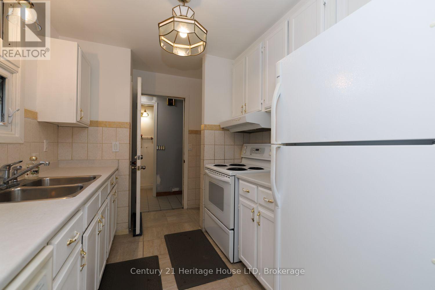 346 ALBANY STREET - 30