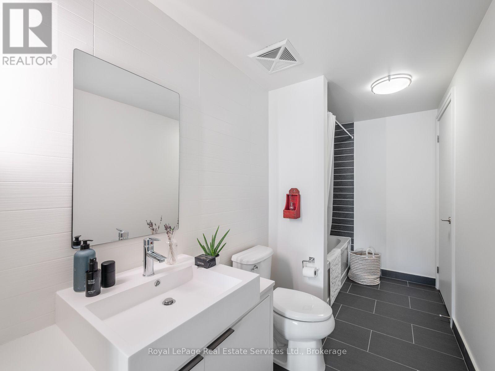 #729 5 HANNA AVENUE - 30