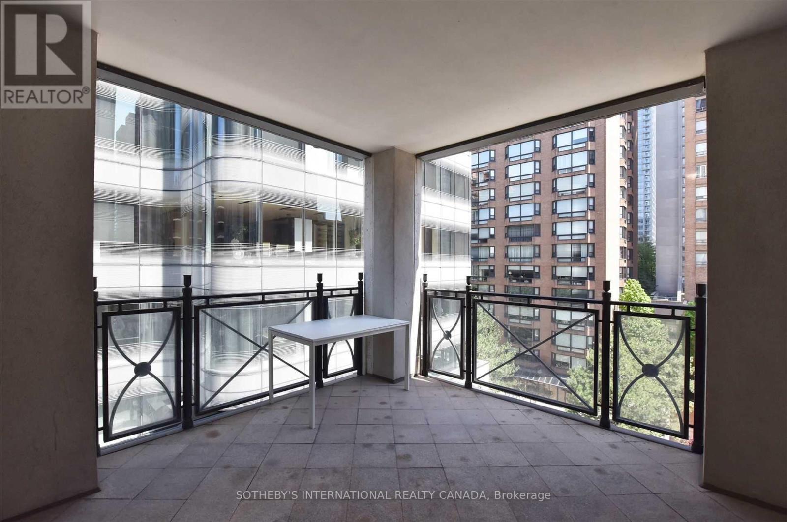 1 St. Thomas Street — photo 14