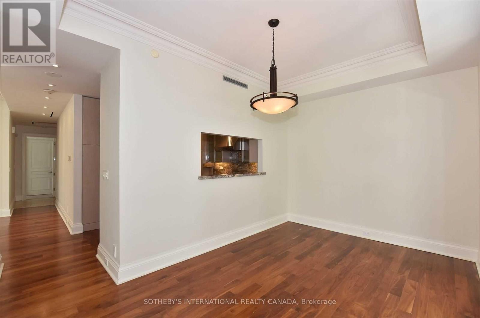1 St. Thomas Street — photo 2