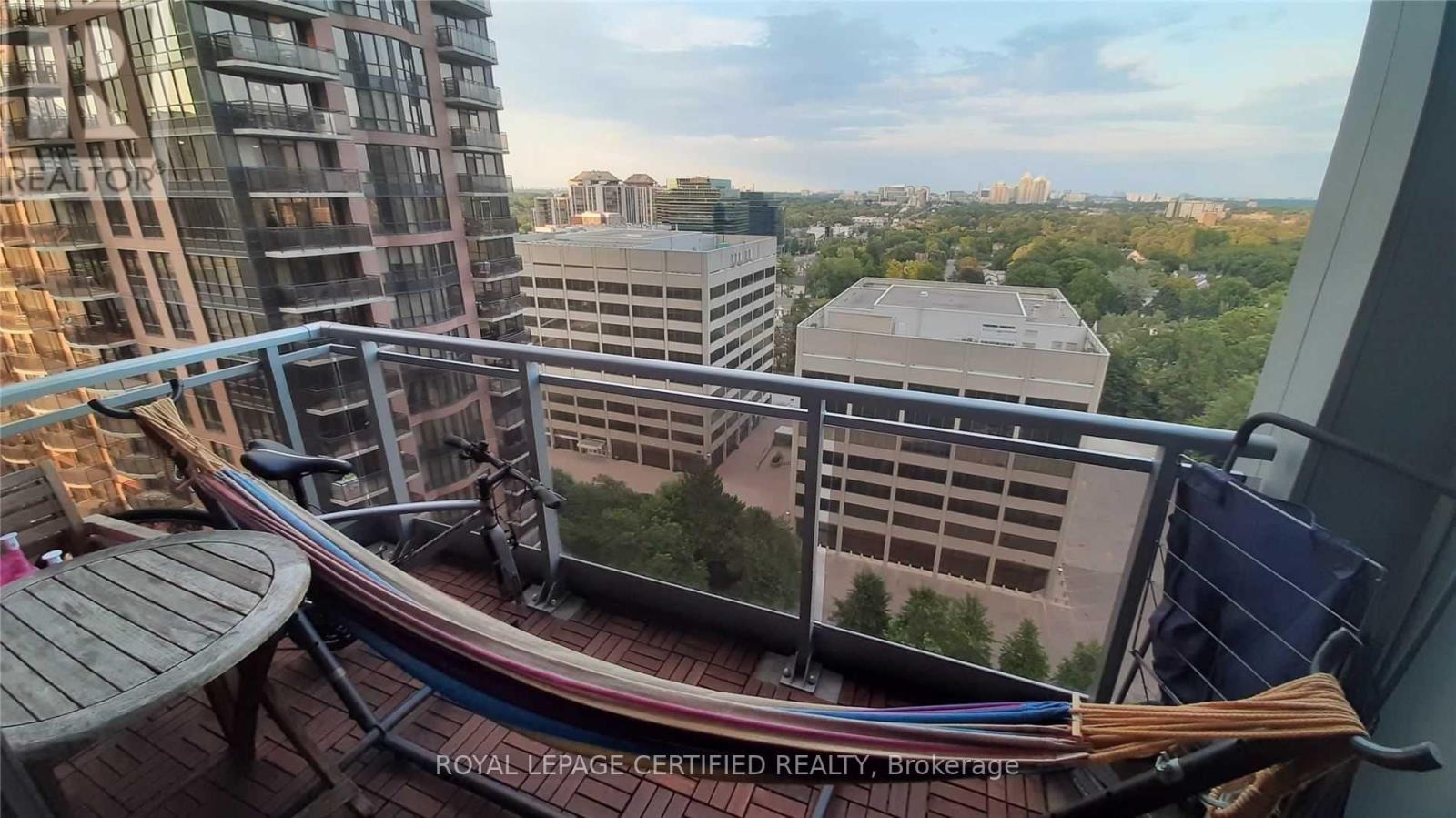 23 Sheppard Avenue East — photo 10