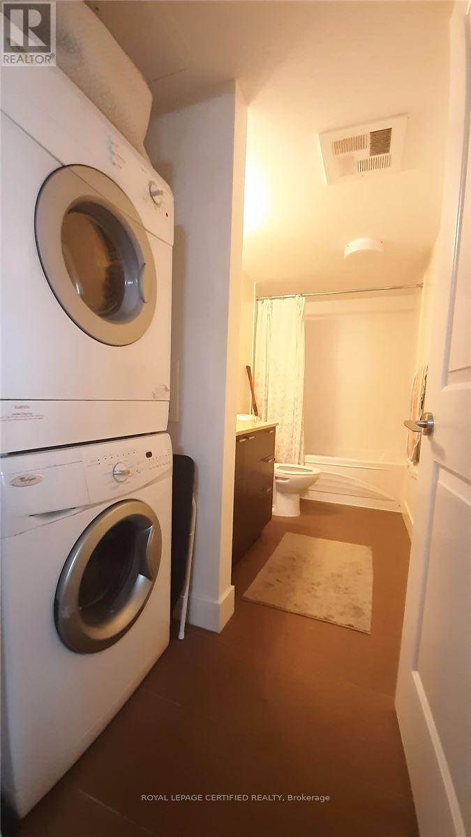 23 Sheppard Avenue East — photo 7