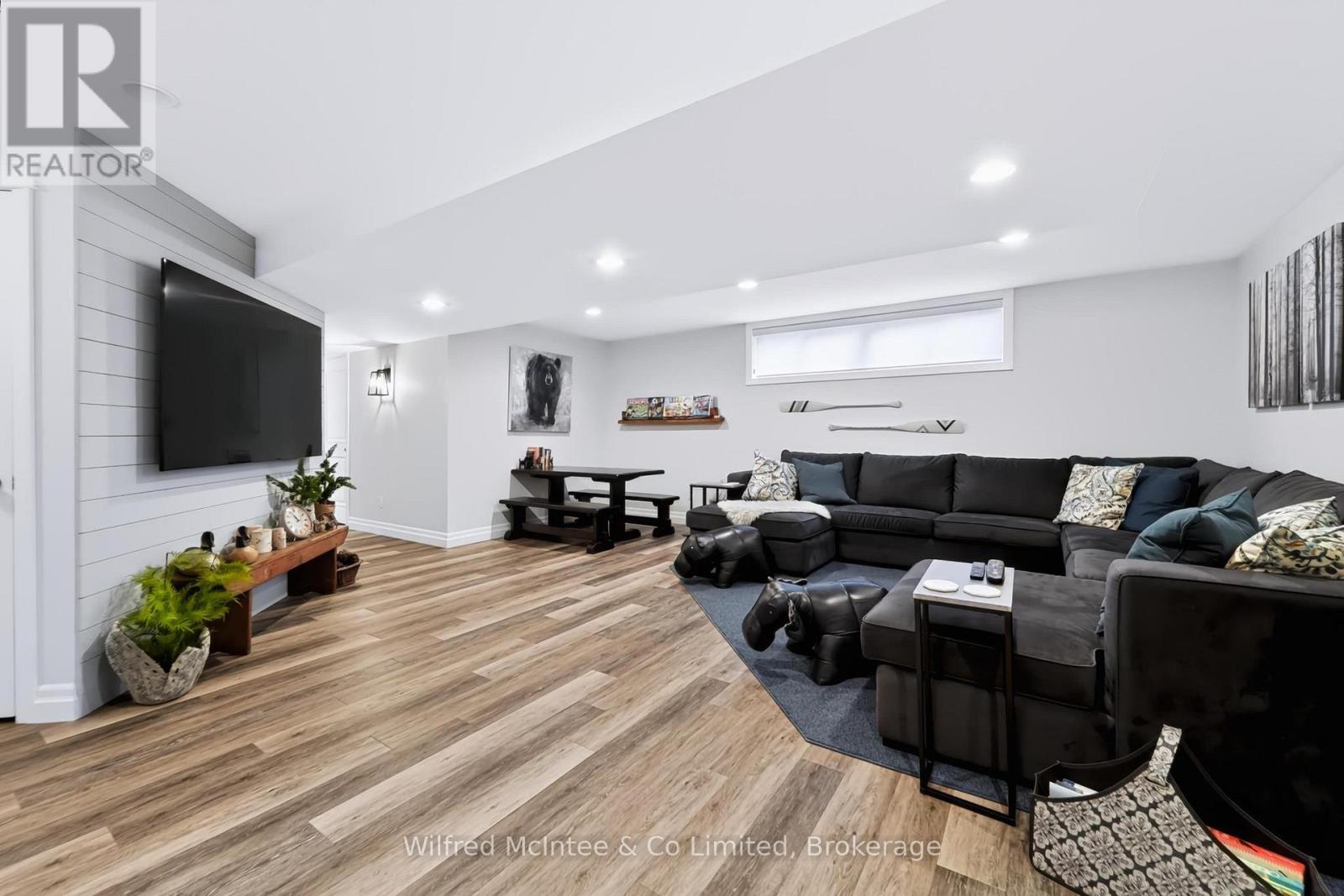 313 WESTWOOD DRIVE - 43