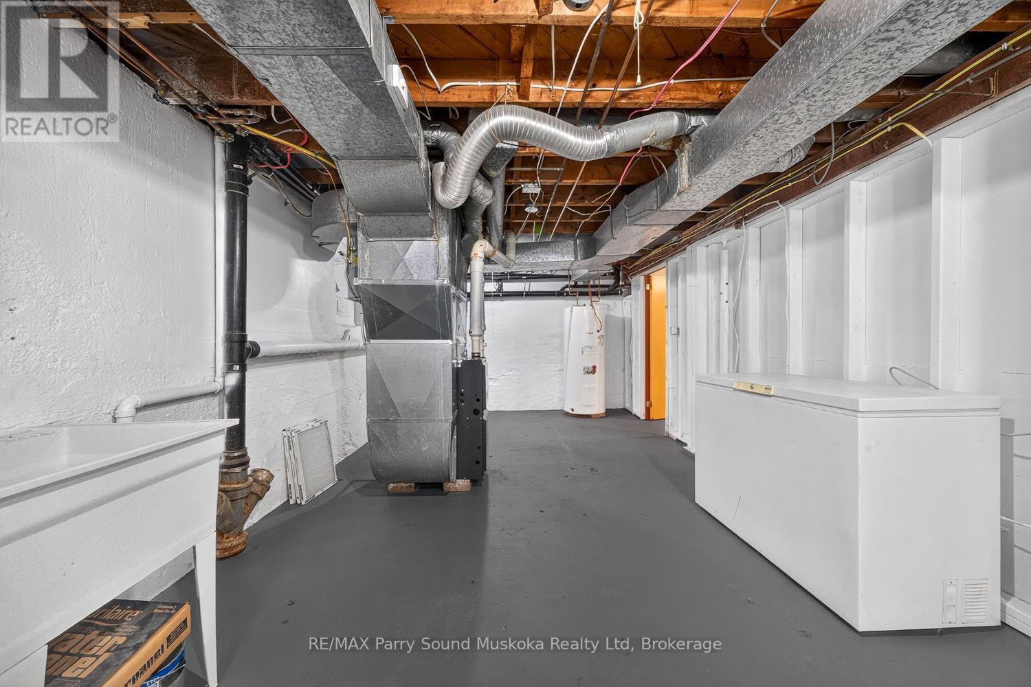 58 WILLIAM STREET - 27