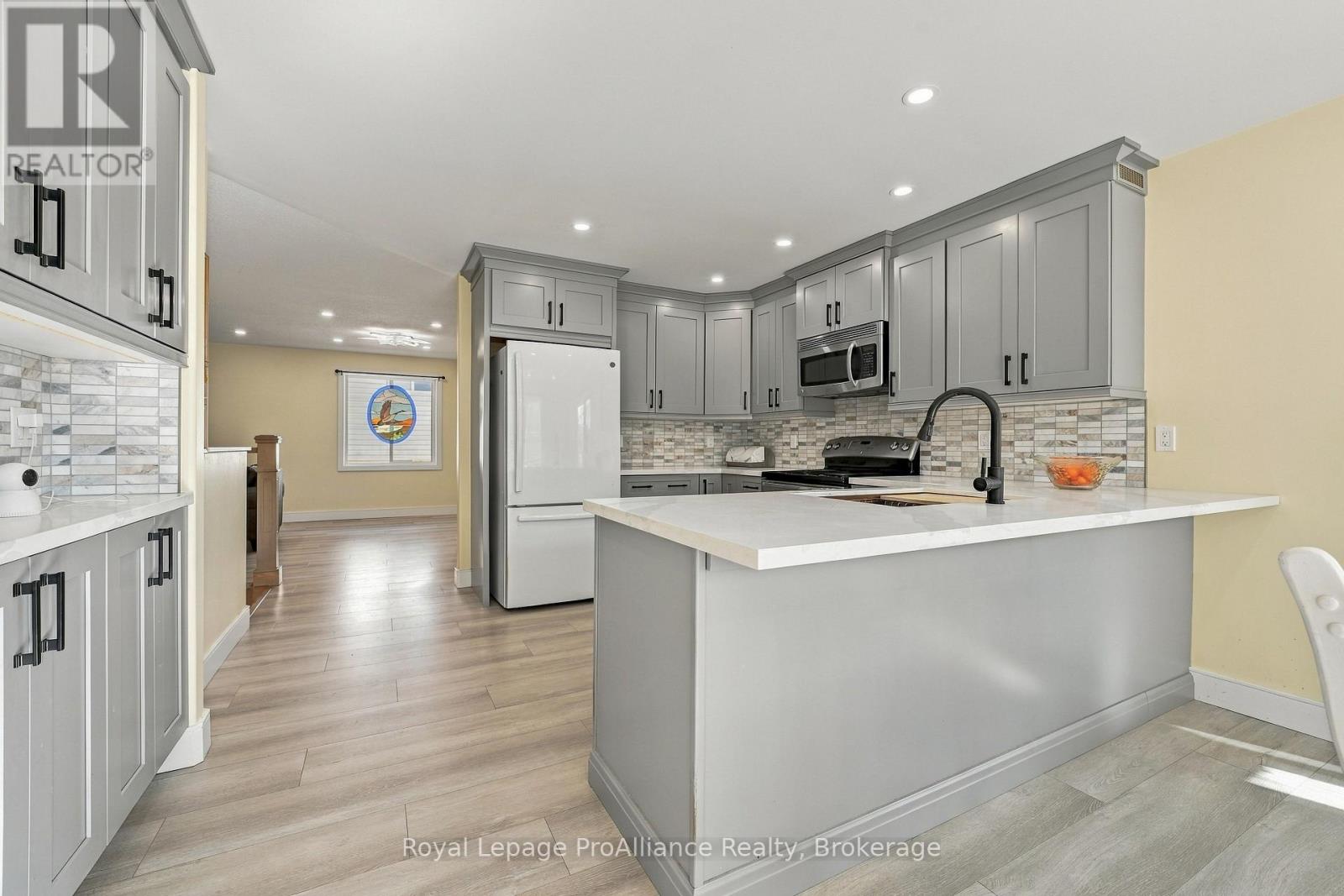 37 Reid Street, Quinte West, ON photo 12