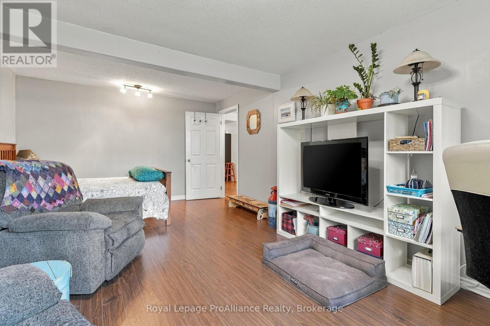 37 REID STREET - 27