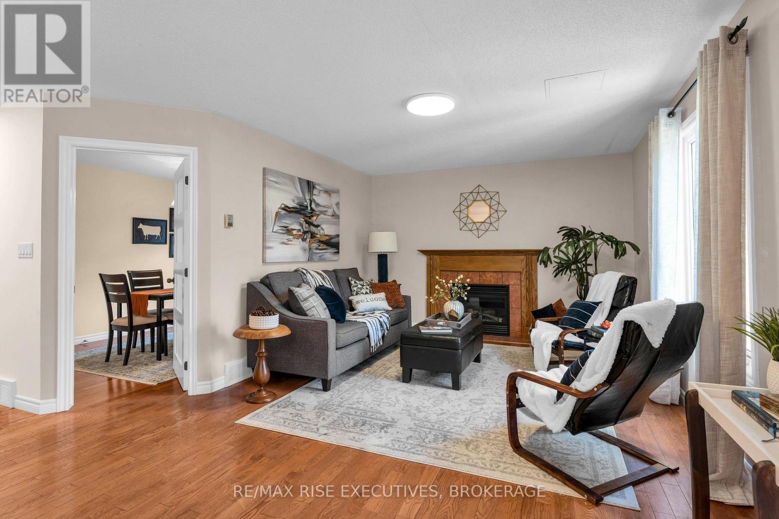370 COOKE CRESCENT - 12
