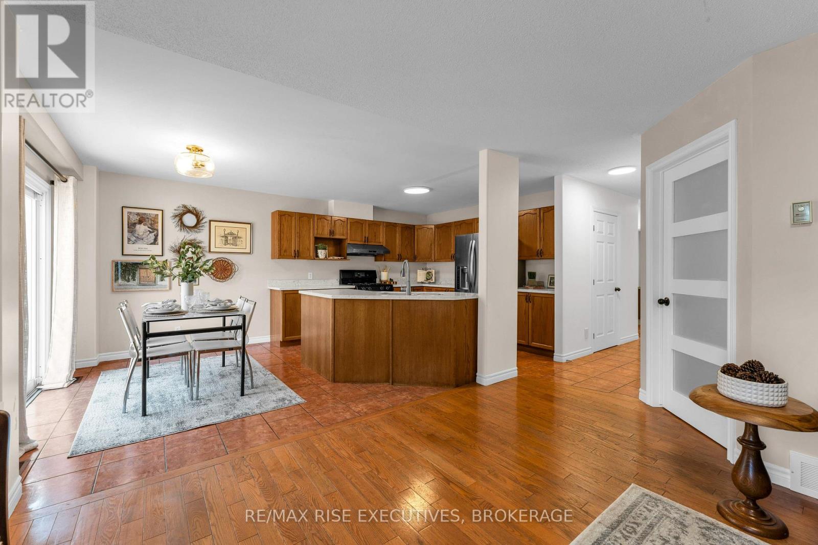 370 COOKE CRESCENT - 14