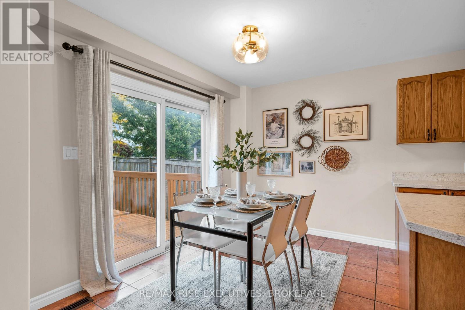 370 COOKE CRESCENT - 15