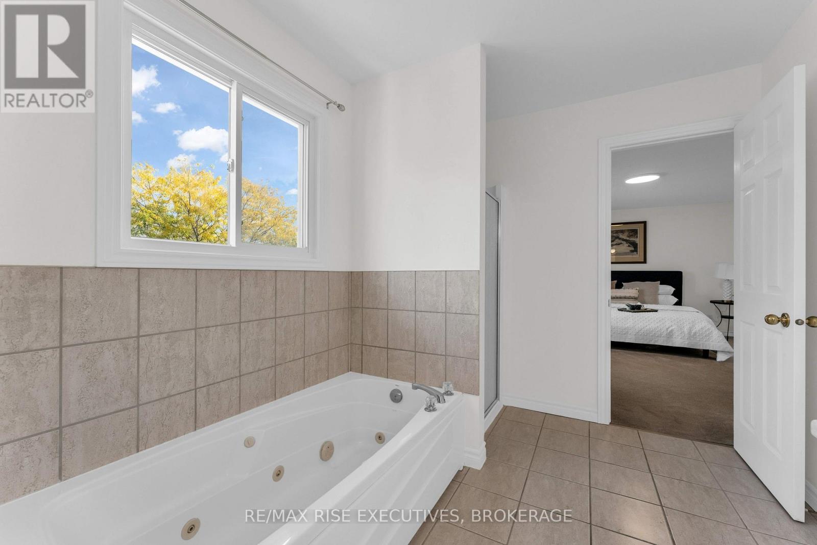 370 COOKE CRESCENT - Image 27