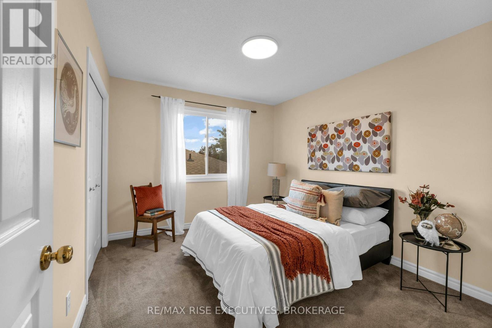 370 COOKE CRESCENT - Image 36