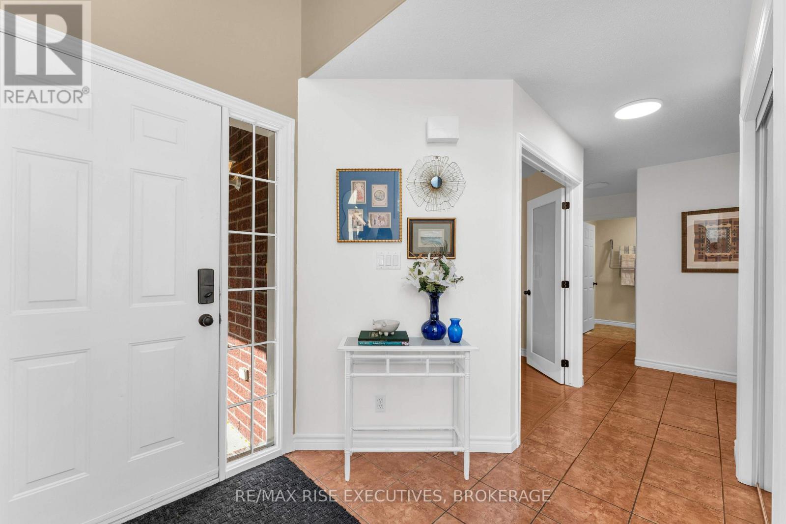 370 COOKE CRESCENT - 4