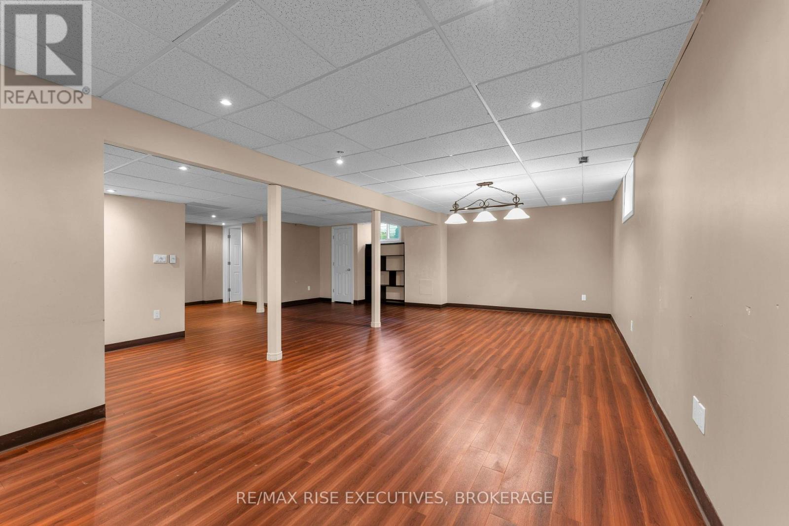 370 COOKE CRESCENT - Image 42