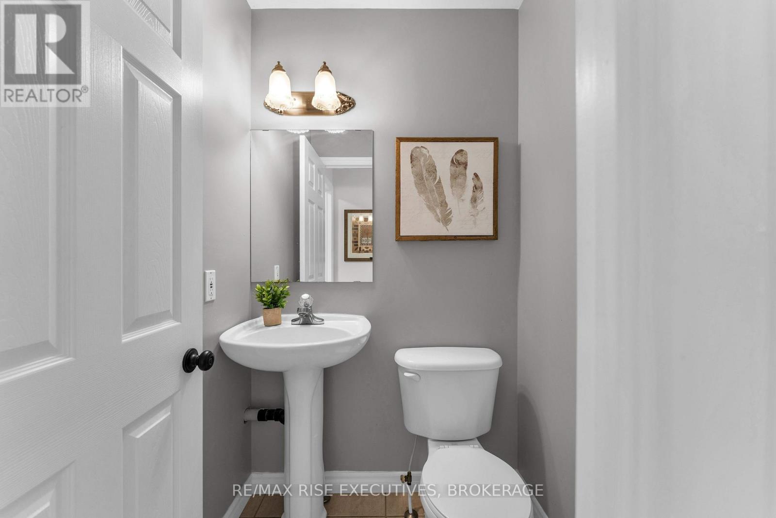 370 COOKE CRESCENT - 7