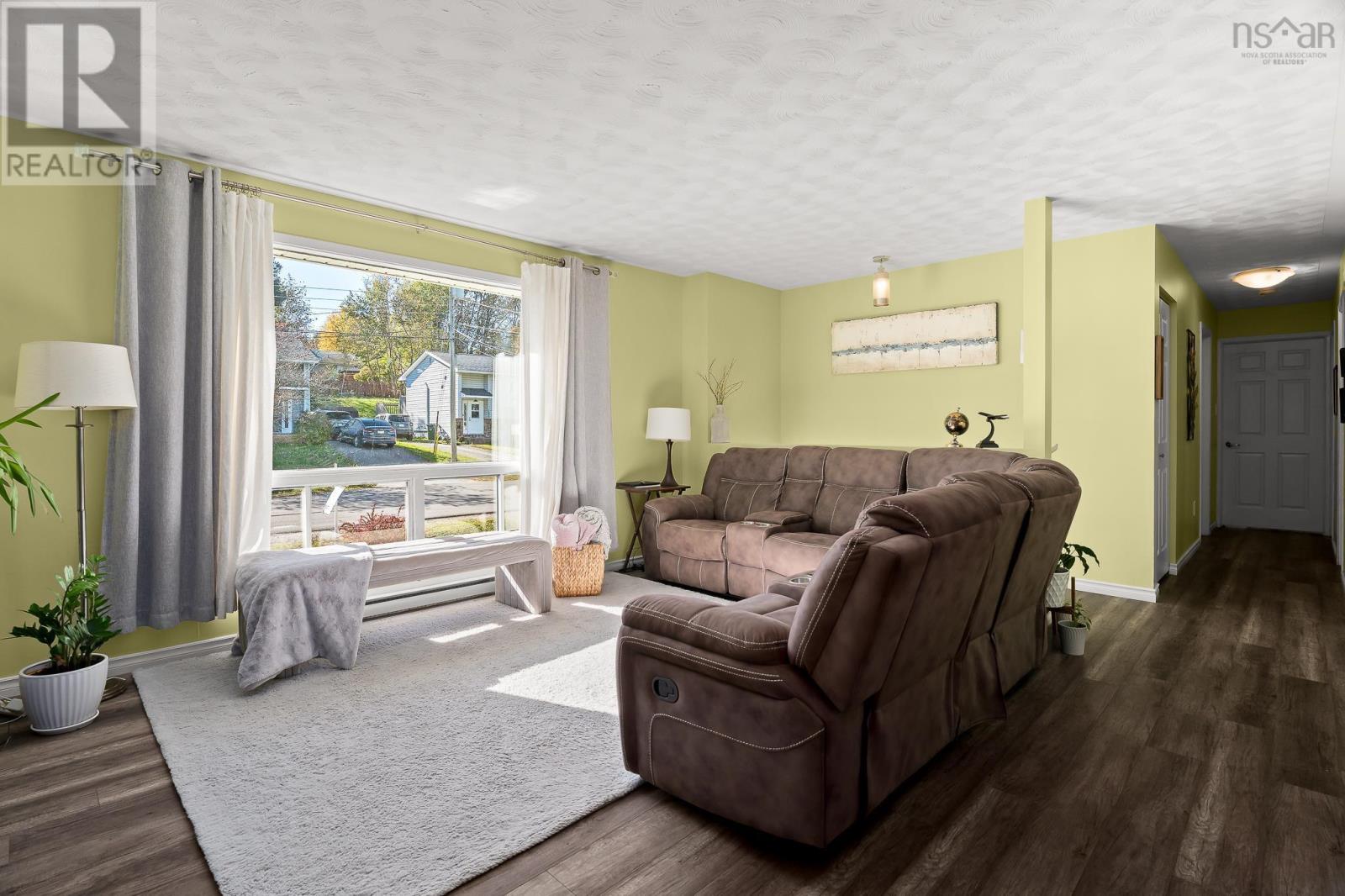 1022/1024 Marie Crescent - 21