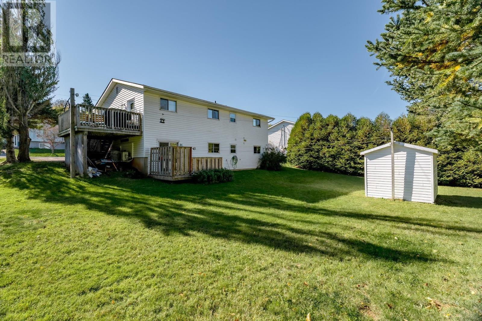 1022/1024 Marie Crescent - 35