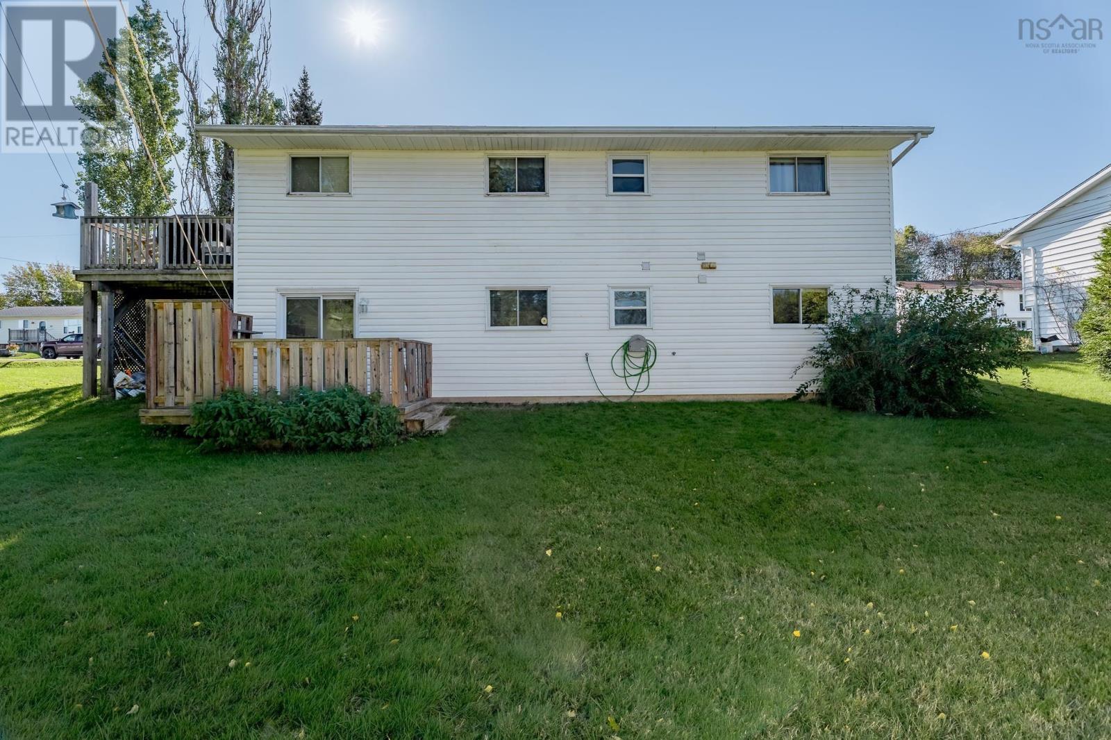 Property 34 of 37 of 1022/1024 Marie Crescent