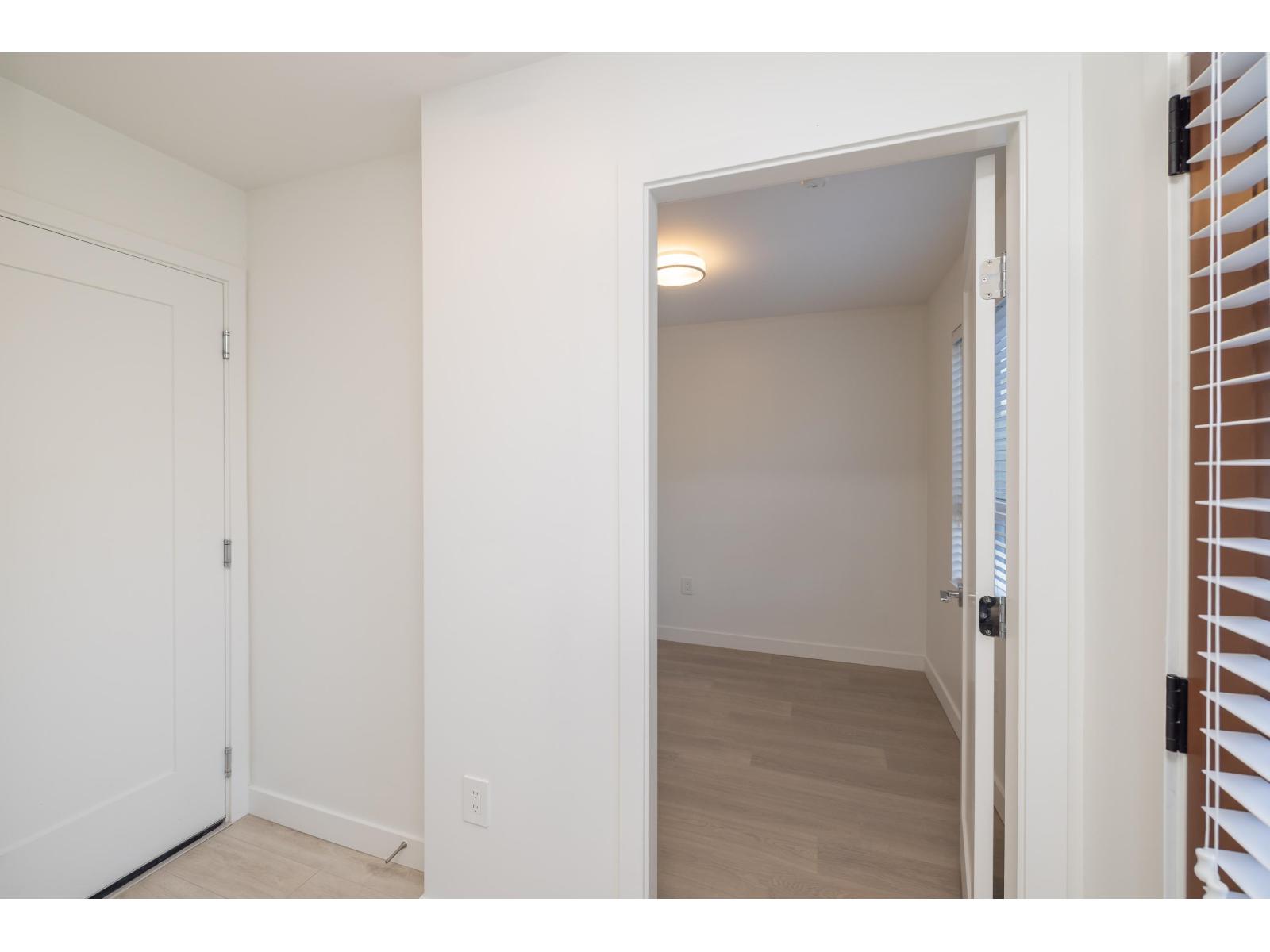 105 20150 81 AVENUE, Langley - Image 1