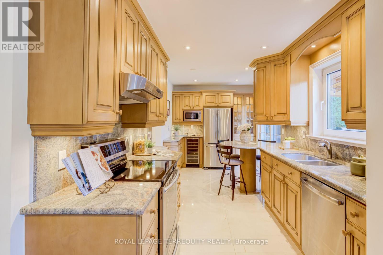 258 Guildwood Parkway, Toronto, ON photo 11