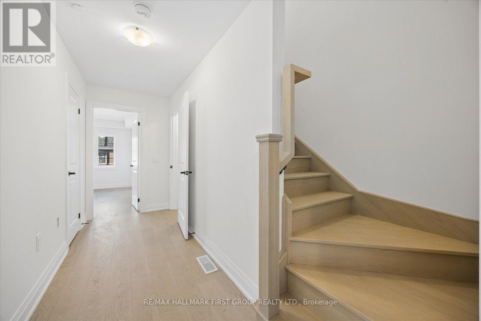 39 Marret Lane, Clarington, ON photo 14