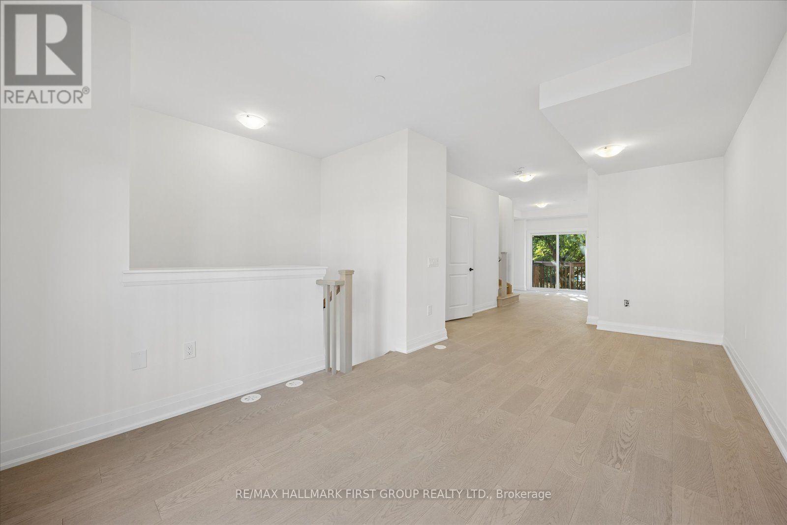 39 Marret Lane, Clarington, ON photo 4