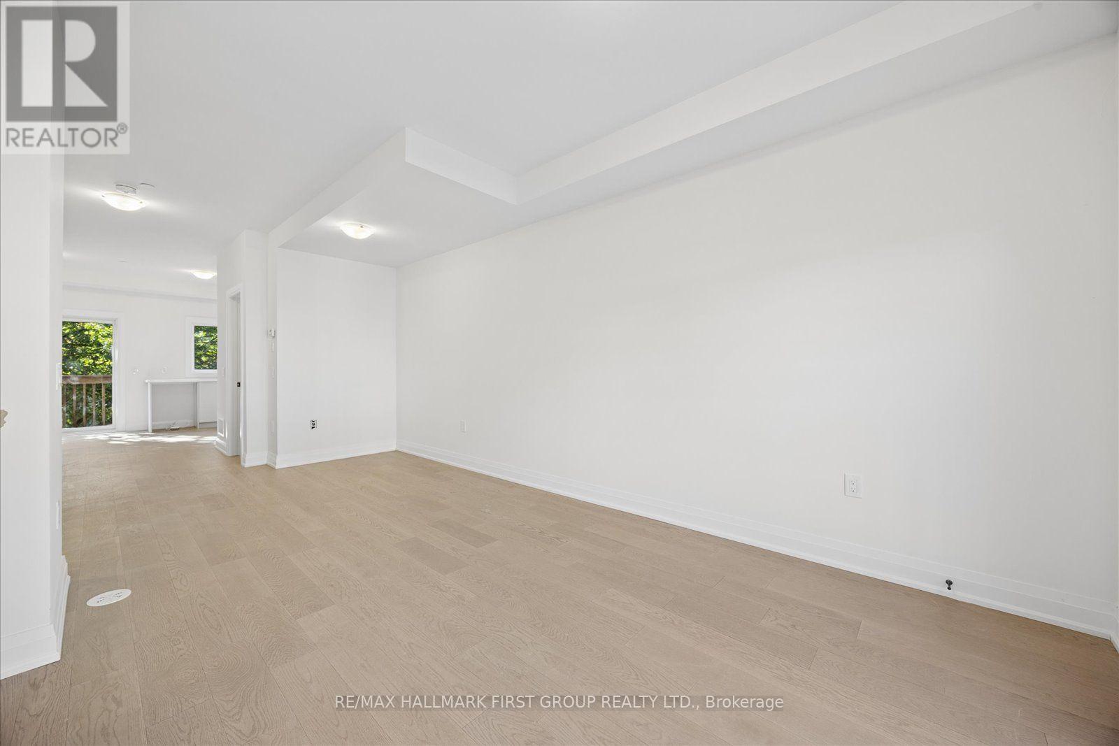 39 Marret Lane, Clarington, ON photo 5