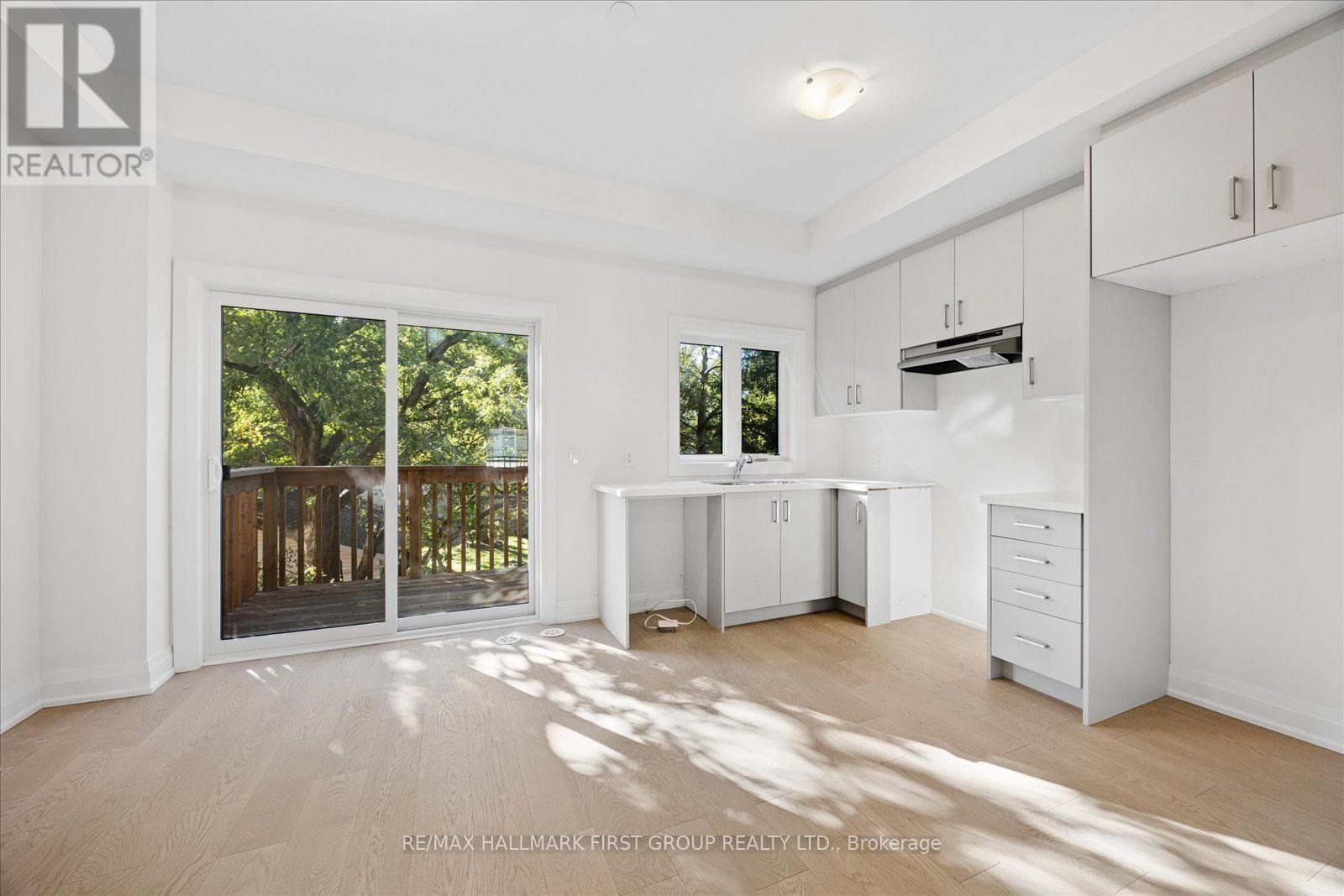 39 Marret Lane, Clarington, ON photo 8