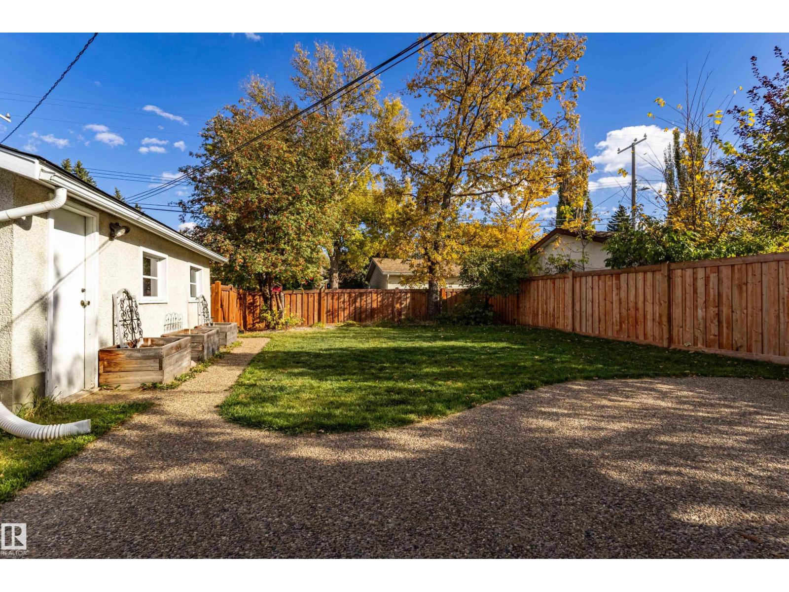 4107 122 ST NW - 38