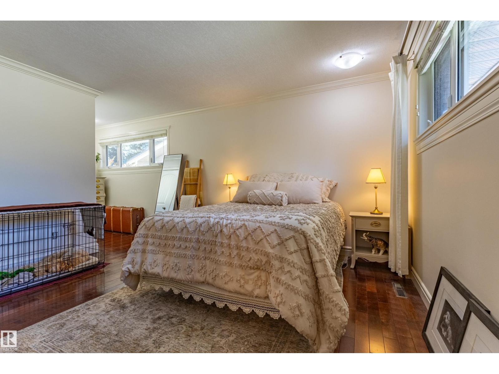 4107 122 ST NW - 18