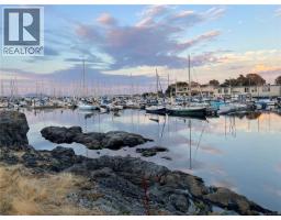 1200 Hampshire Rd, Oak Bay, BC V8S4T2 Photo 49