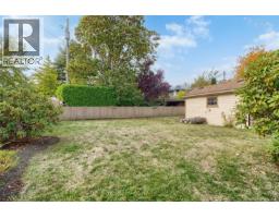 1200 Hampshire Rd, Oak Bay, BC V8S4T2 Photo 32