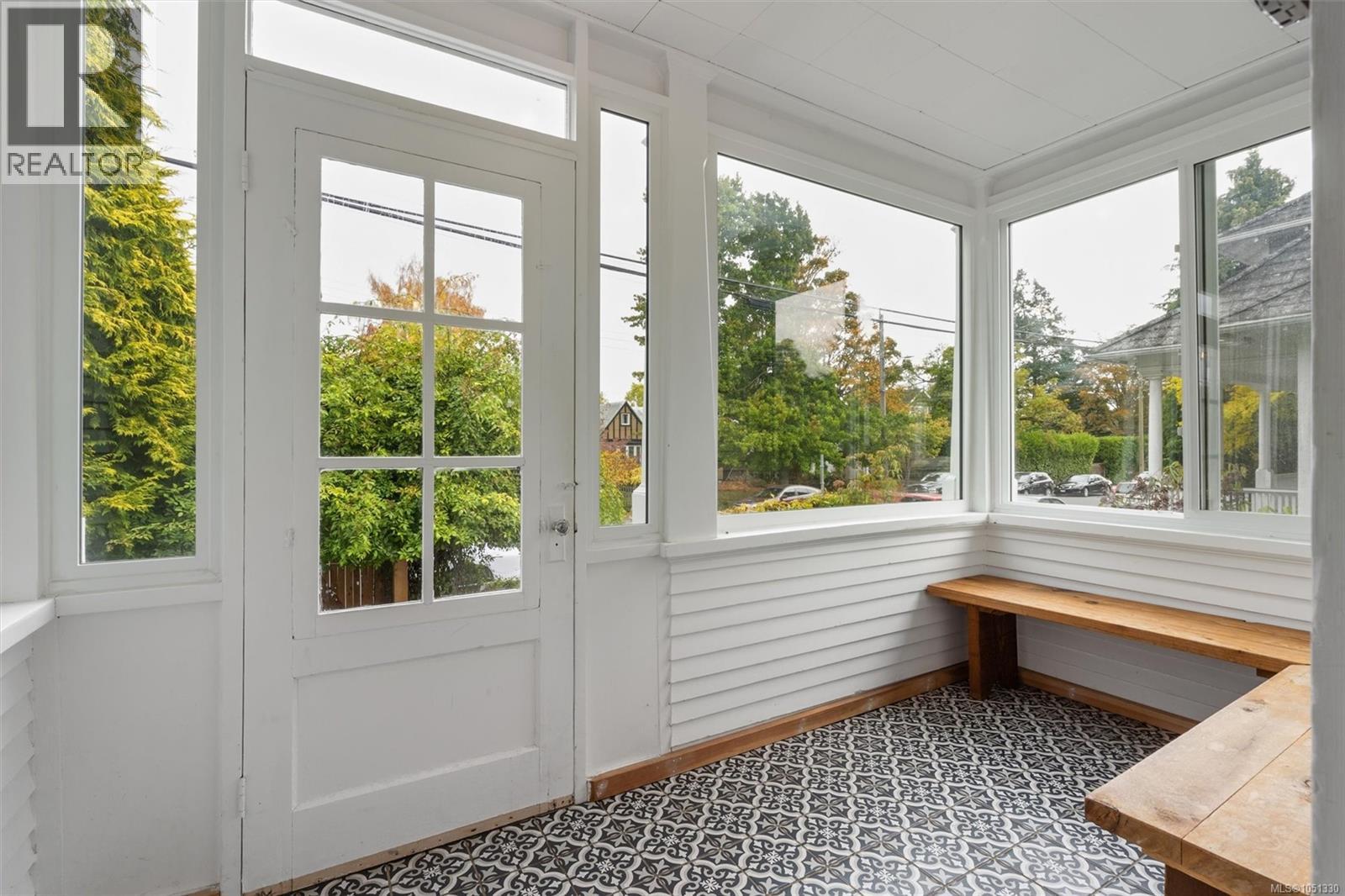  1200 Hampshire Road, Oak Bay