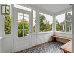 1200 Hampshire Rd, Oak Bay, BC V8S4T2 Photo 28