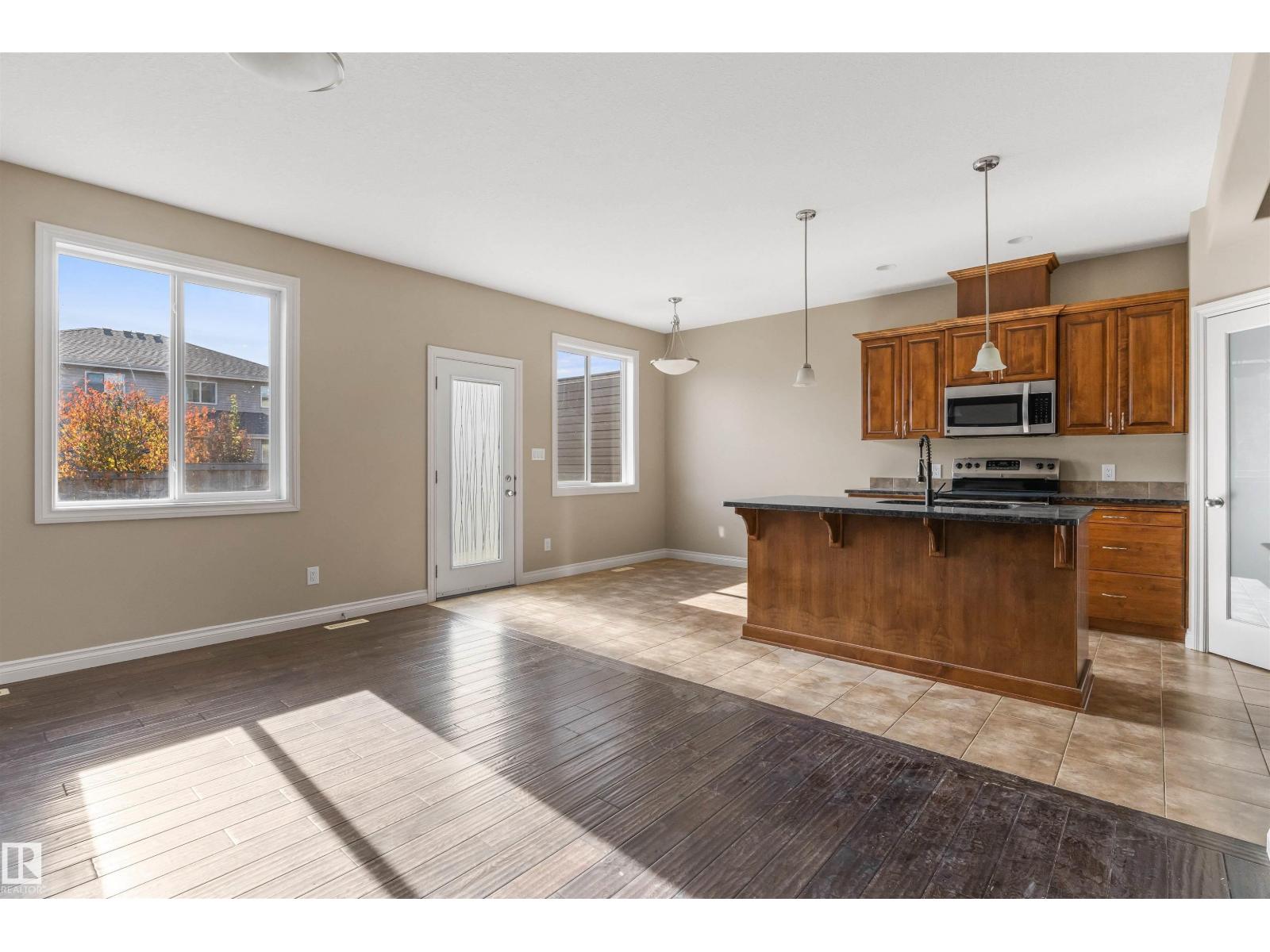 1 ROSEBERRY LN - 4