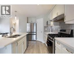 Primary Bedroom - 7 Emberside Hollow, Cochrane, AB T4C2L6 Photo 8