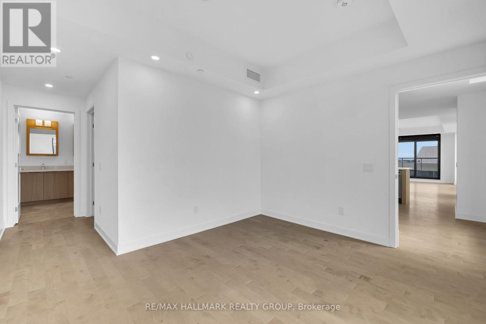 340 Queen Street — photo 18