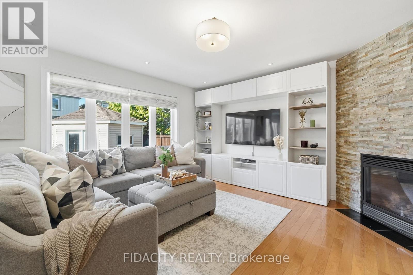 206 MISTRAL WAY - 9