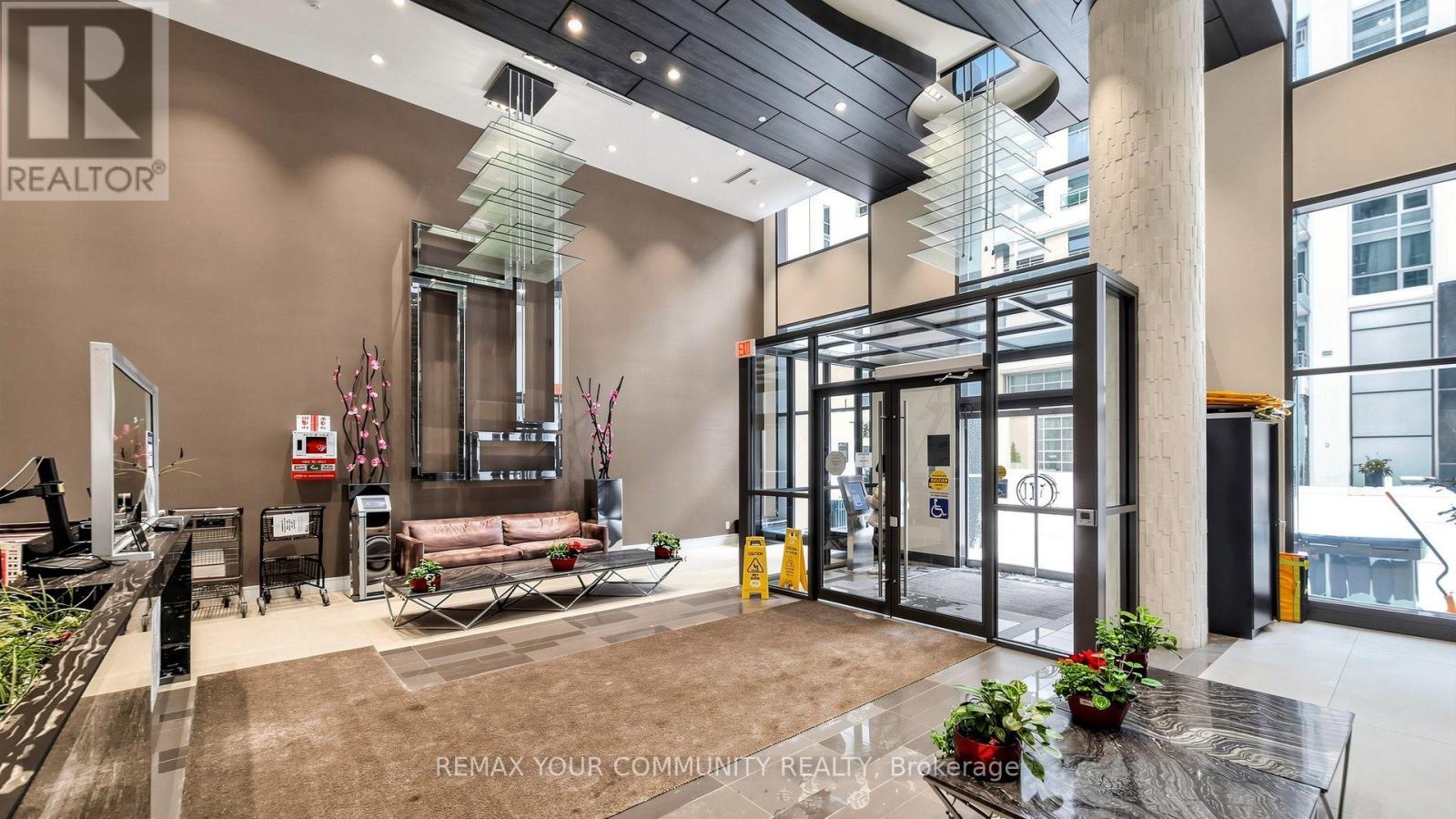 619- 9201 Yonge Street, Richmond Hill, ON photo 6