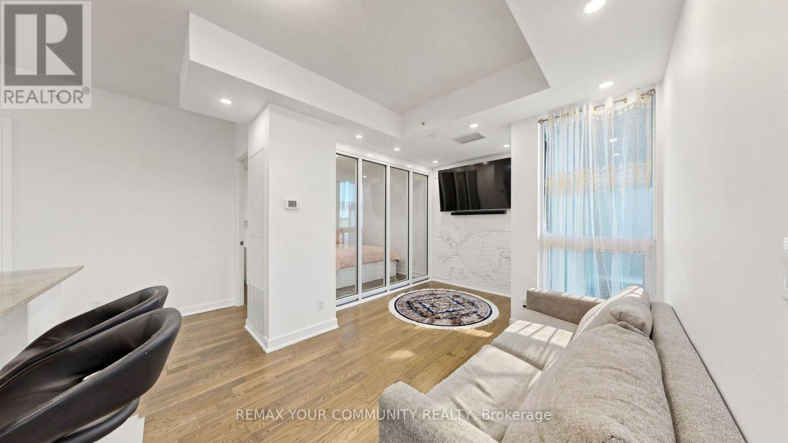 619- 9201 Yonge Street, Richmond Hill, ON photo 8