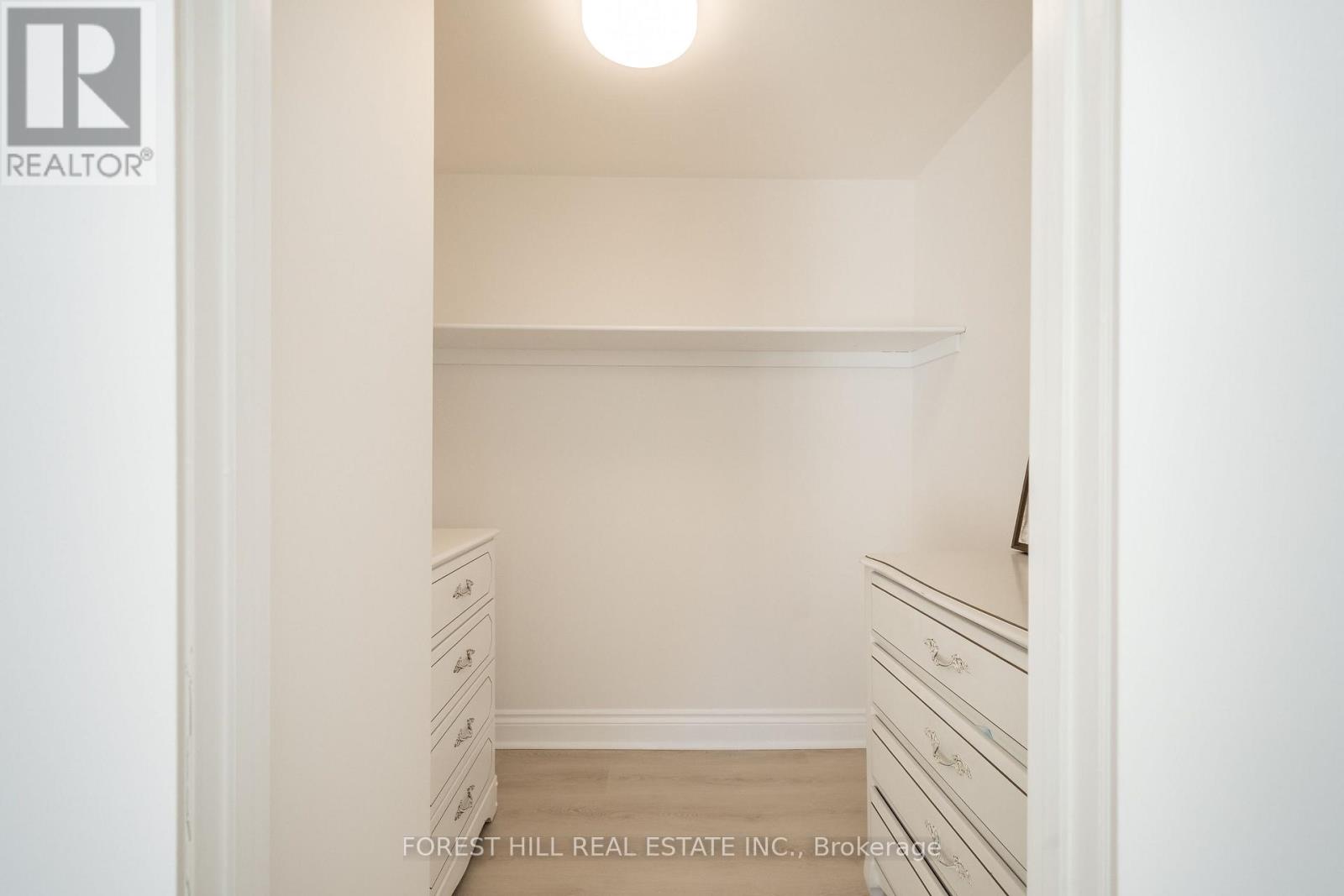 #215 77 AVENUE ROAD - 21