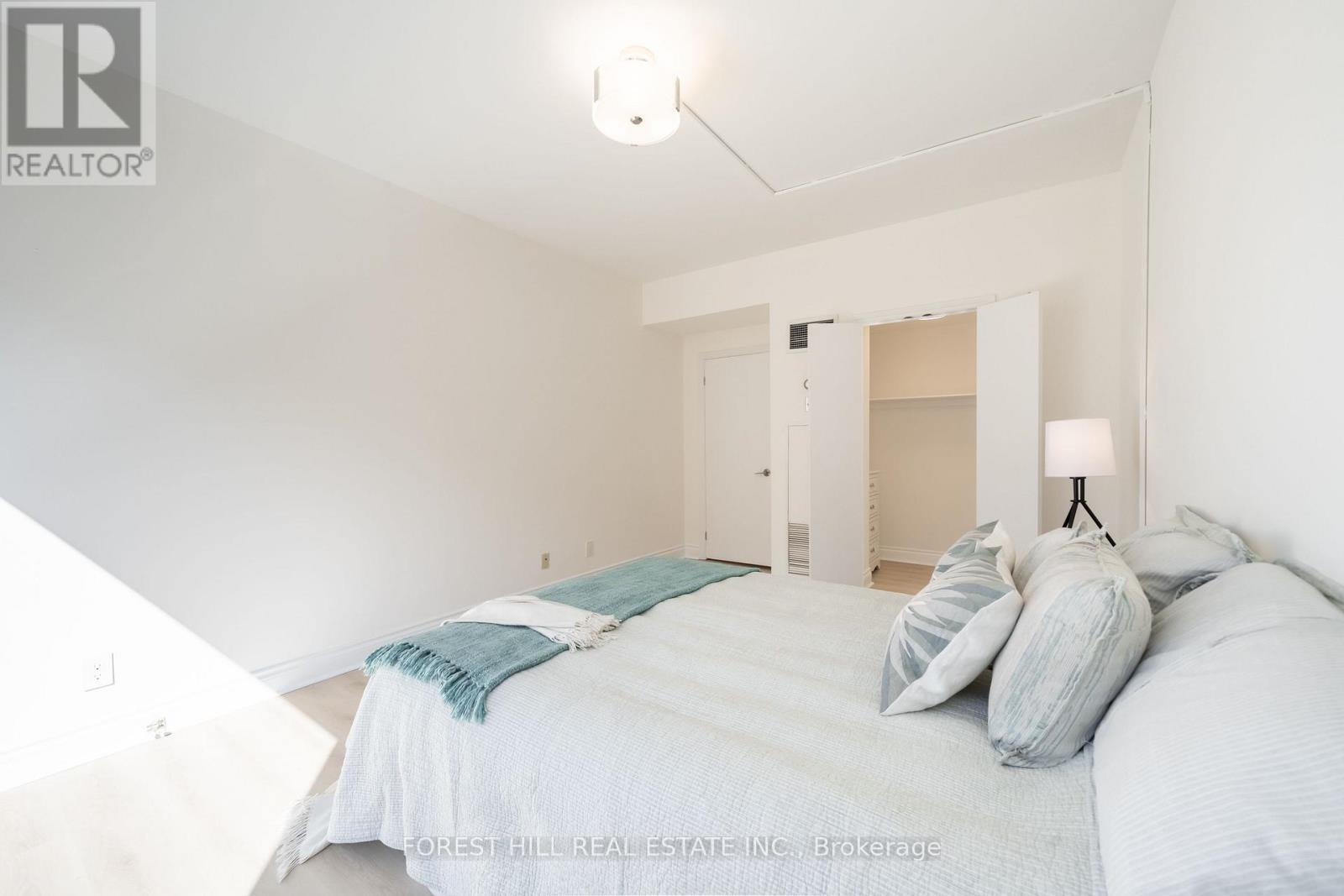 #215 77 AVENUE ROAD - 20