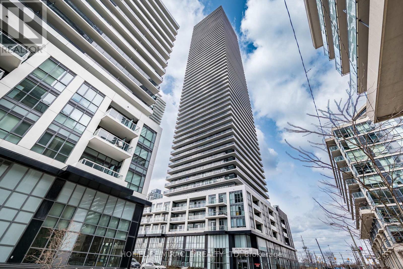 1001- 70 Annie Craig Drive, Toronto, ON photo 1